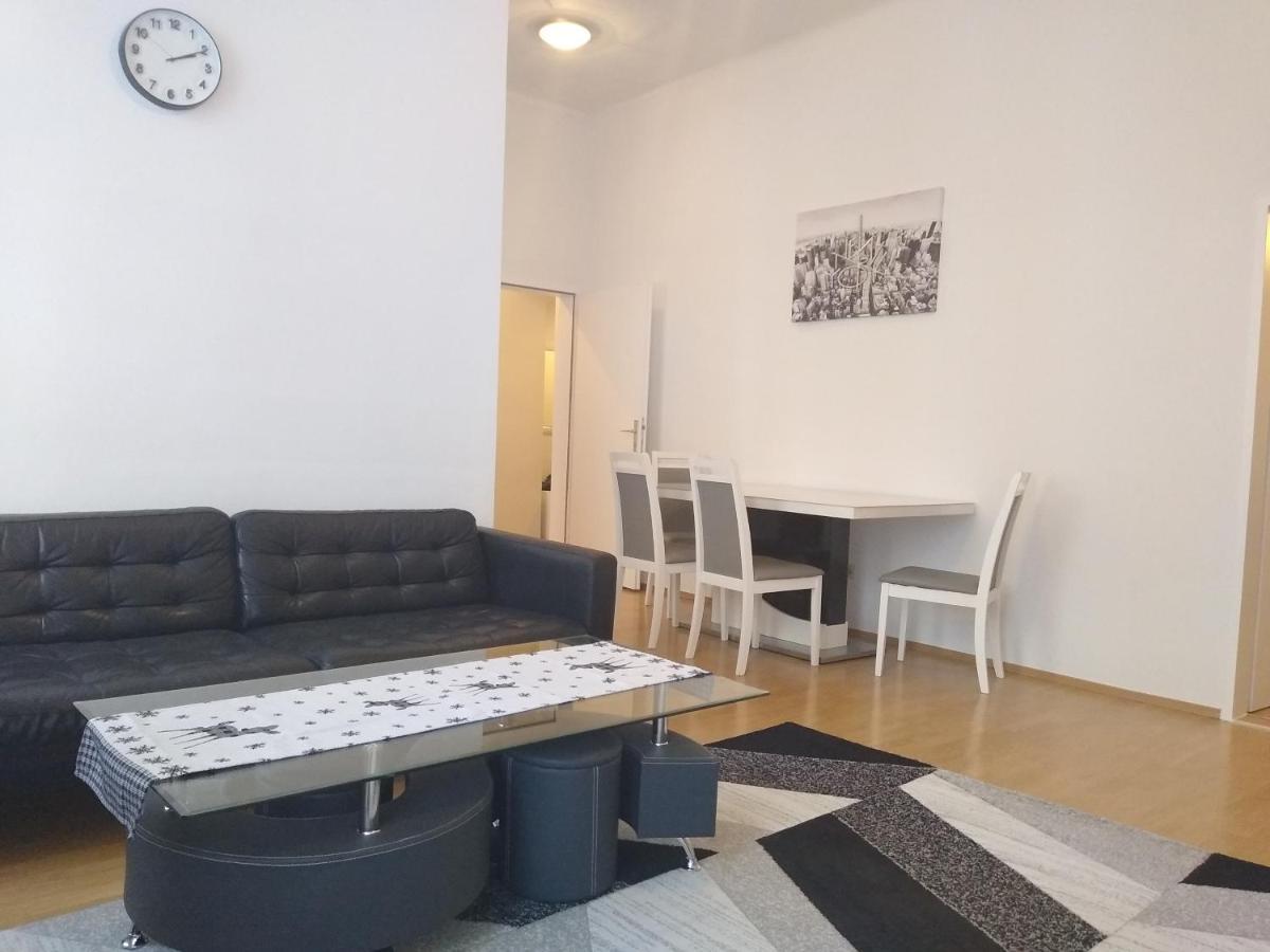 Spacious Central Apartment Виена Екстериор снимка